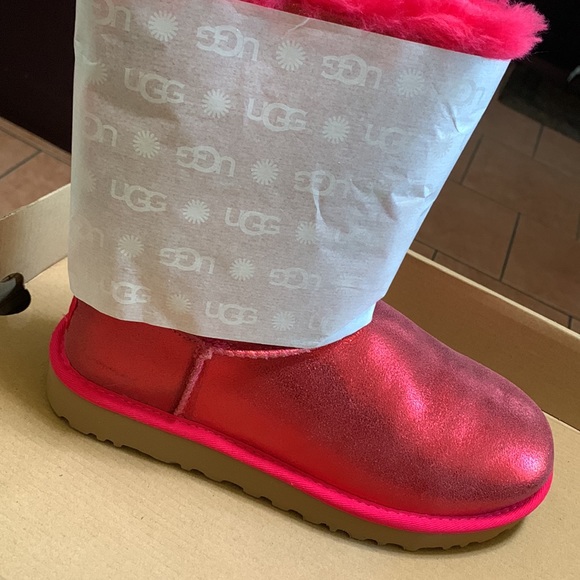 Bailey bow UGGs NWT - Picture 7 of 9